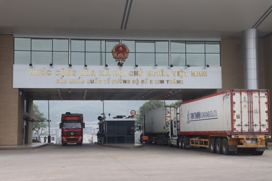 Lào Cai: Tạm dừng tiếp nhận phương tiện chở trái cây tươi xuất khẩu Lào Cai: Tạm dừng tiếp nhận phương tiện chở trái cây tươi xuất khẩu