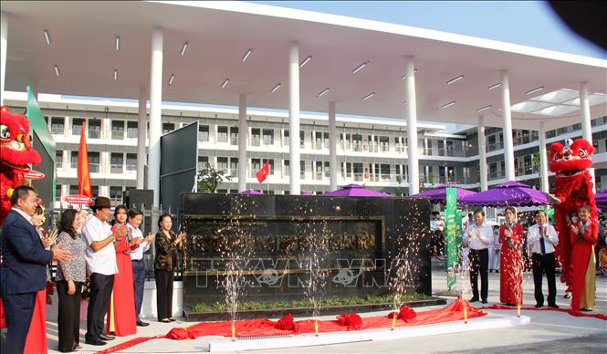 Phó Thủ tướng Lê Minh Khái dự lễ khánh thành trường học tại Bến Tre Chú thích ảnh