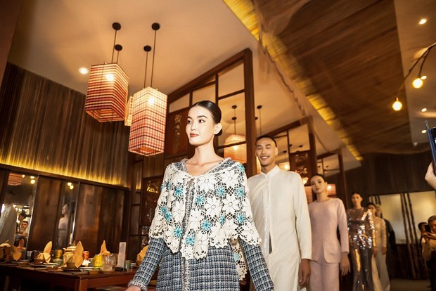 Bạn bè quốc tế ở Việt Nam thích thú trải nghiệm Tết cổ truyền Nam bộ Bạn bè quốc tế ở Việt Nam thích thú trải nghiệm Tết cổ truyền Nam bộ