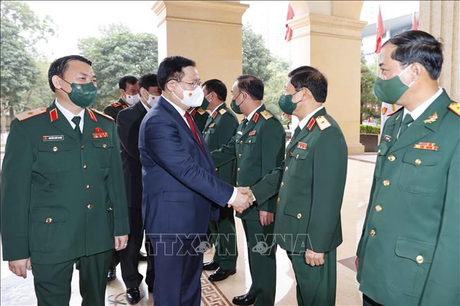 Chủ tịch Quốc hội Vương Đình Huệ thăm, chúc Tết Bộ Tư lệnh Thủ đô Hà Nội Chú thích ảnh