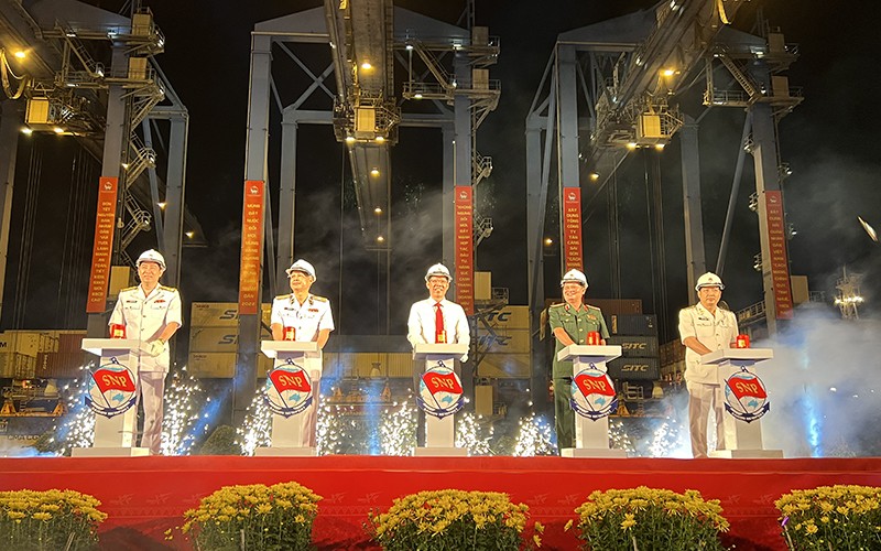 Tân Cảng Sài Gòn phát lệnh làm hàng đầu Xuân Nhâm Dần