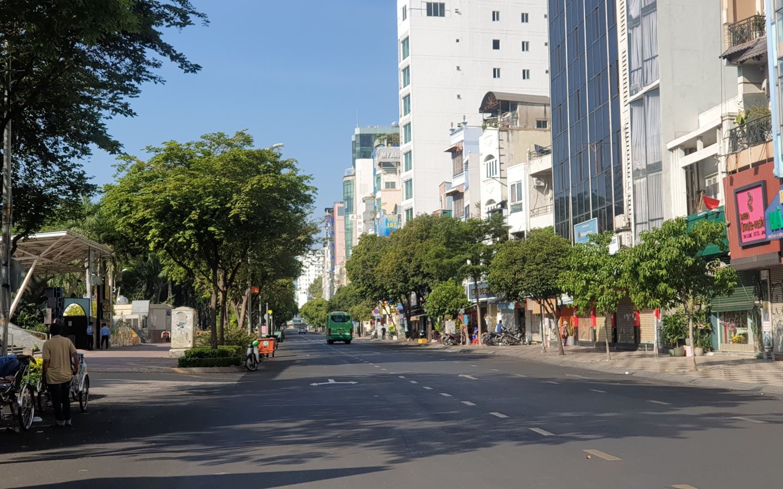 Mùng 1 Tết, đường phố TP Hồ Chí Minh thanh vắng, bình yên Chú thích ảnh