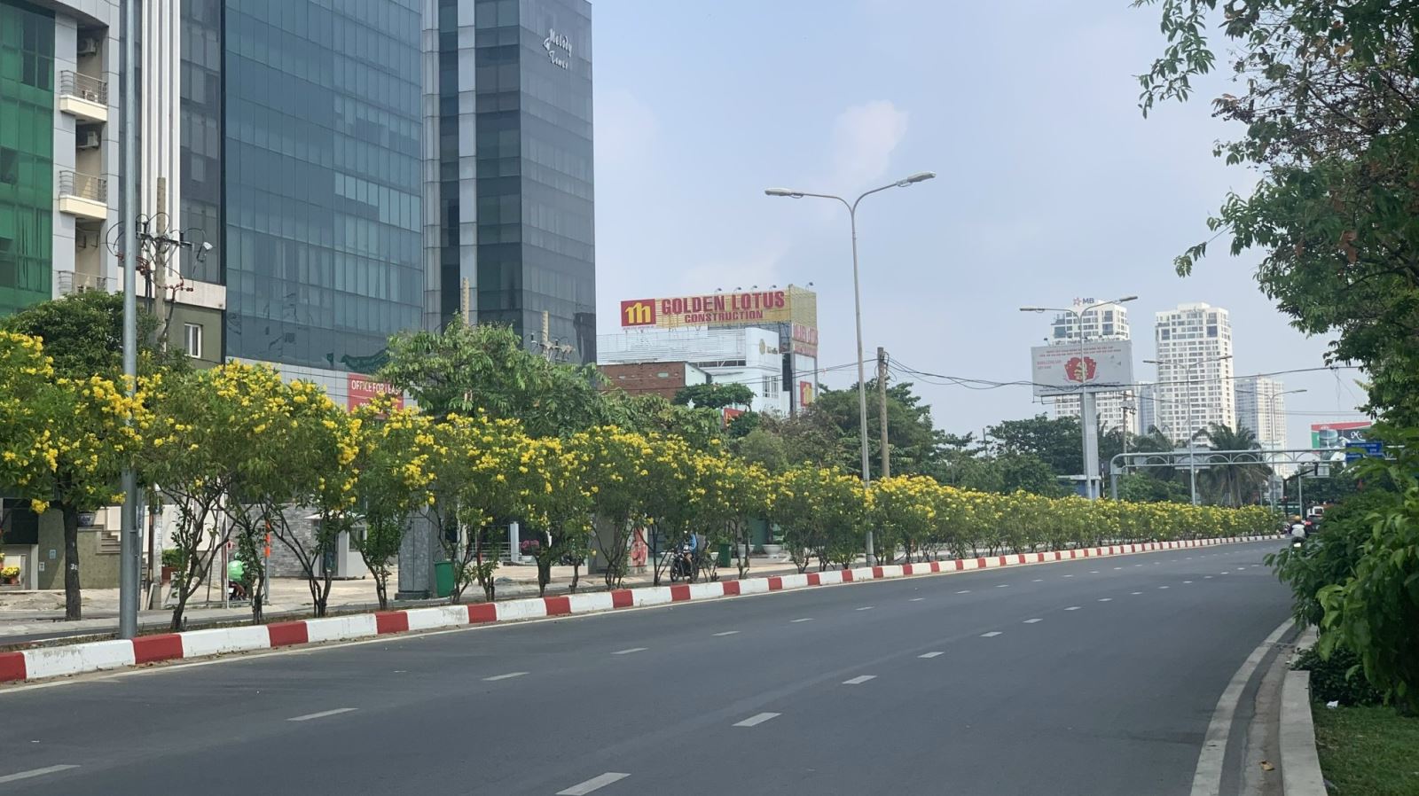 Mùng 1 Tết, đường phố TP Hồ Chí Minh thanh vắng, bình yên Chú thích ảnh