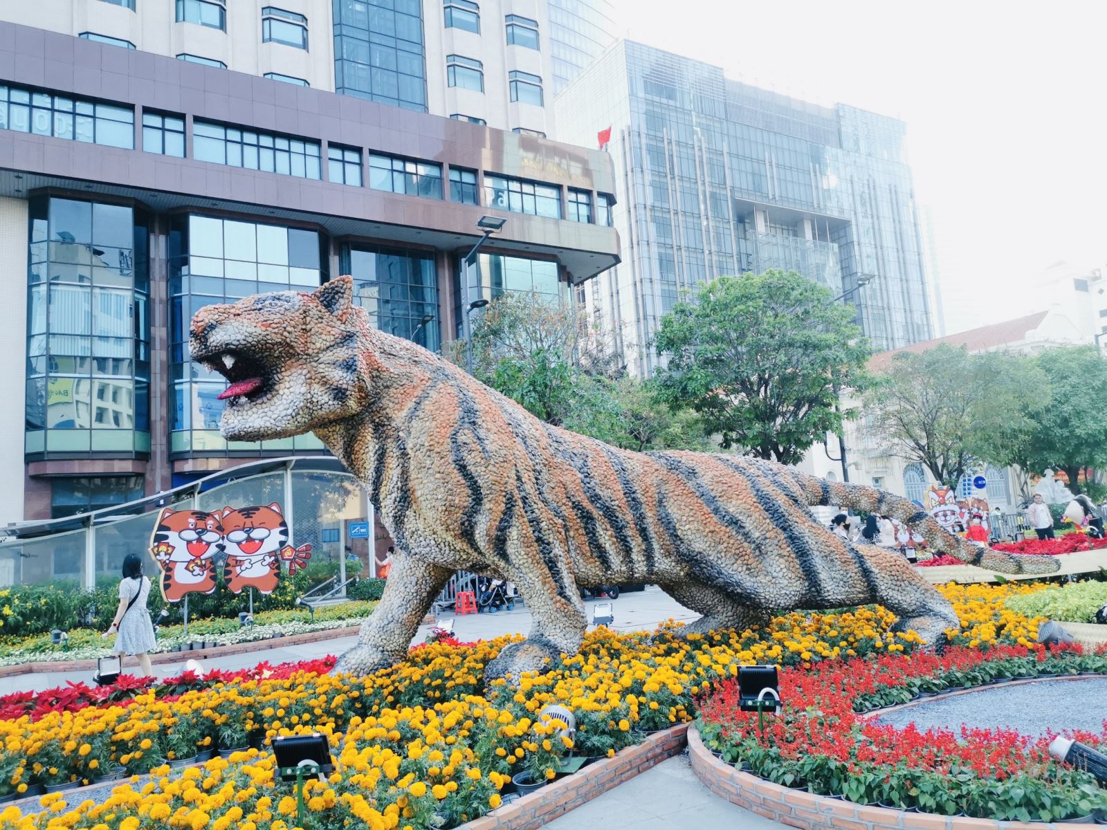 Mùng 1 Tết, đường phố TP Hồ Chí Minh thanh vắng, bình yên Chú thích ảnh