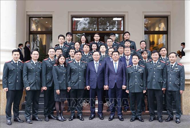Chủ tịch Quốc hội Vương Đình Huệ thăm và làm việc với Bộ Công Thương Chú thích ảnh