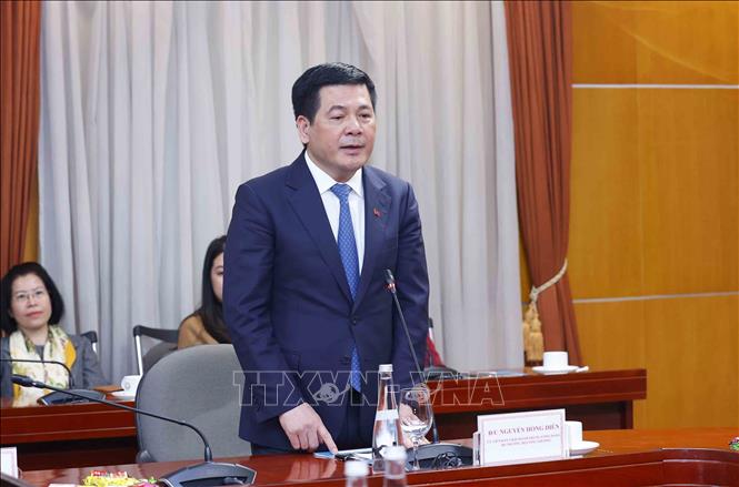 Chủ tịch Quốc hội Vương Đình Huệ thăm và làm việc với Bộ Công Thương Chú thích ảnh