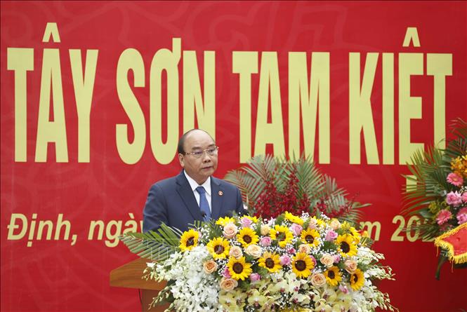 Chủ tịch nước dự lễ khánh thành Đền thờ Tây Sơn Tam Kiệt Chú thích ảnh