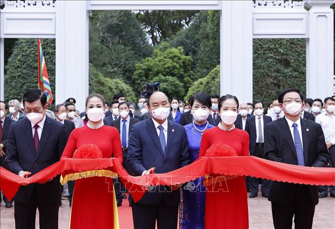 Chủ tịch nước dự lễ khánh thành Đền thờ Tây Sơn Tam Kiệt Chú thích ảnh