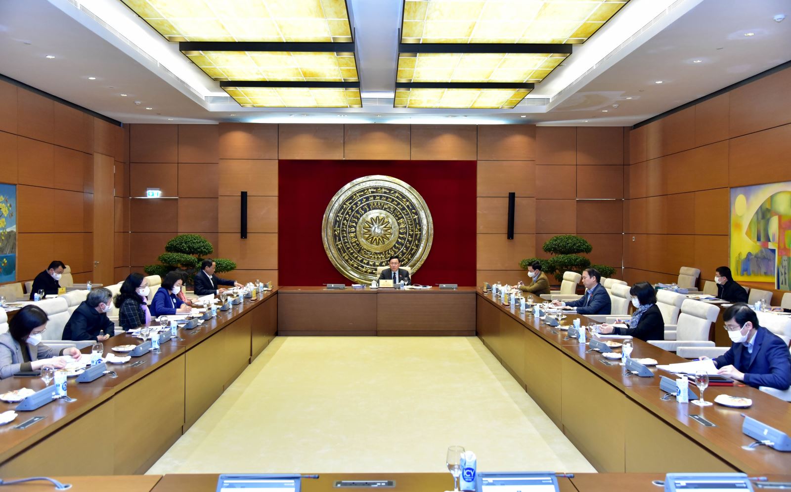 Chủ tịch Quốc hội Vương Đình Huệ làm việc với Đoàn giám sát việc sắp xếp đơn vị hành chính Chú thích ảnh