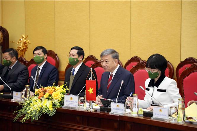 Việt Nam - Hoa Kỳ chung tay chống biến đổi khí hậu Chú thích ảnh