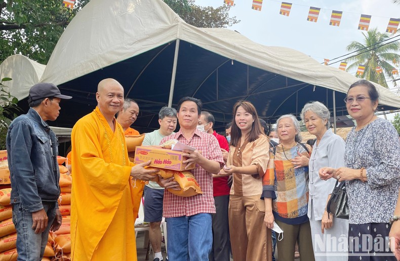 Lễ cầu an ngày rằm tháng Giêng tại Lào Lễ cầu an ngày rằm tháng Giêng tại Lào ảnh 1