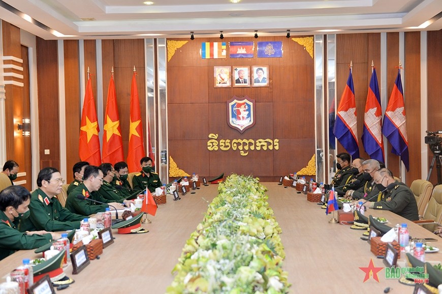 Đoàn đại biểu cấp cao QĐND Việt Nam thăm chính thức Campuchia Đoàn đại biểu cấp cao QĐND Việt Nam thăm chính thức Campuchia