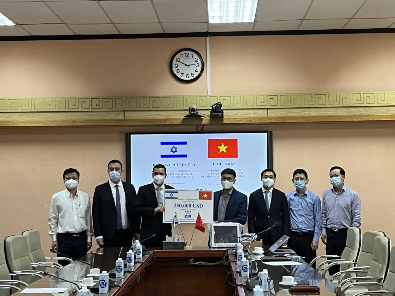 Bộ Y tế tiếp nhận trang thiết bị y tế phòng chống dịch do hãng vận tải ZIM của Israel hỗ trợ Bộ Y tế tiếp nhận trang thiết bị y tế phòng chống dịch do hãng vận tải ZIM của Israel hỗ trợ