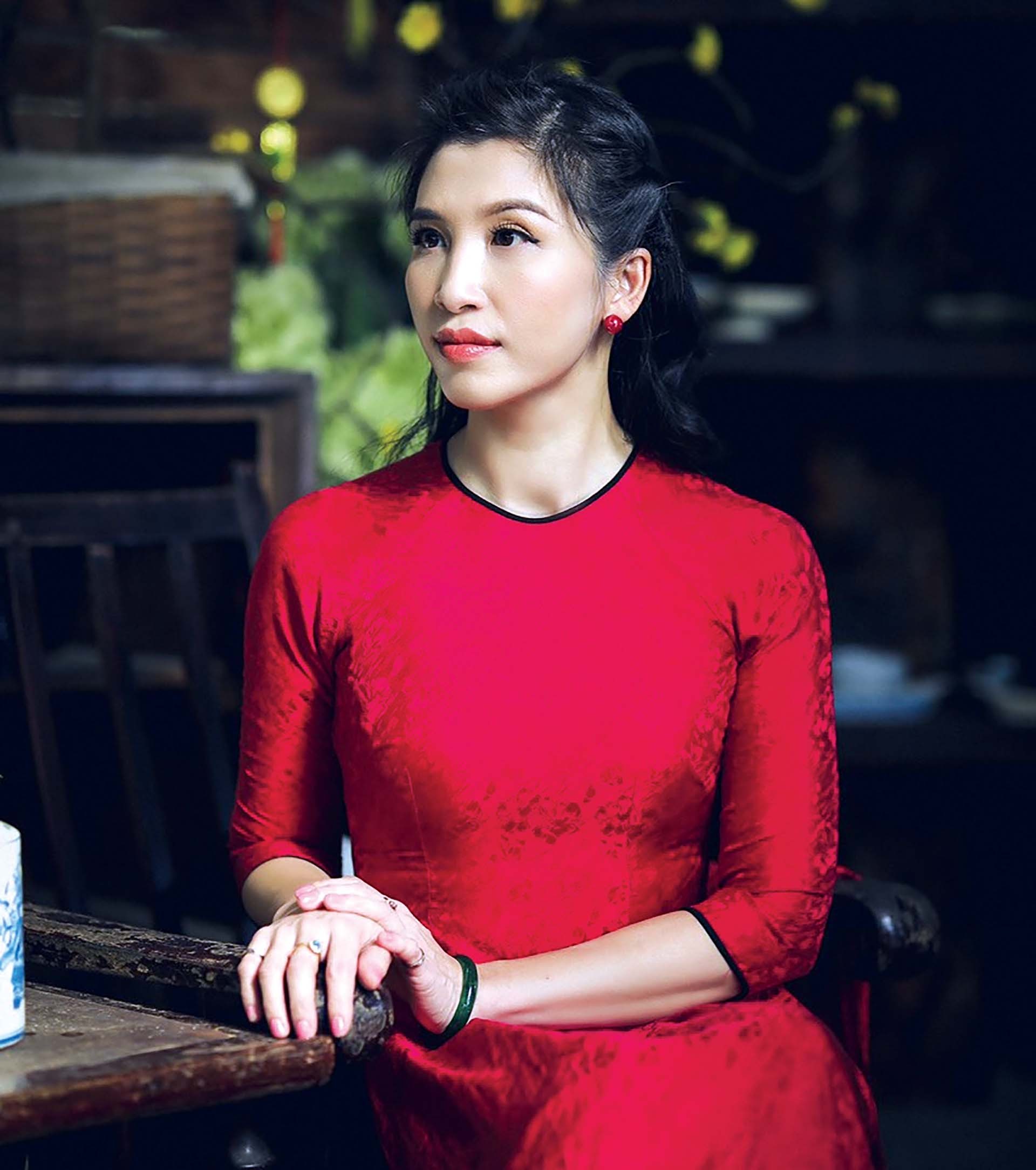 Chị Ngô Phẩm Trân. Chị Ngô Phẩm Trân.