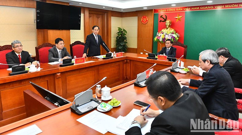 Nhiệm vụ trọng tâm của công tác đối ngoại là phục vụ phát triển đất nước Nhiệm vụ trọng tâm của công tác đối ngoại là phục vụ phát triển đất nước ảnh 1