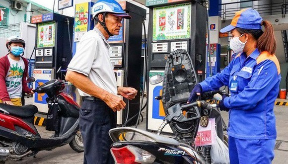 Giá xăng giảm hơn 1.000 đồng/lít Giá xăng giảm hơn 1.000 đồng/lít