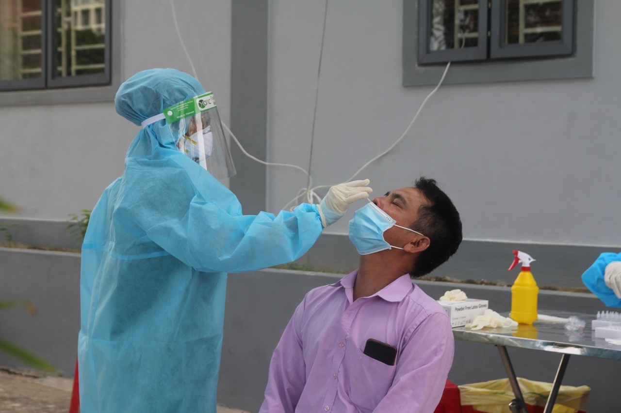 Tin COVID hôm nay sáng 1/4: Trẻ đã mắc COVID-19, sau bao lâu có thể tiêm vaccine? Tin COVID hôm nay sáng 1/4: Trẻ đã mắc COVID-19, sau bao lâu có thể tiêm vaccine?