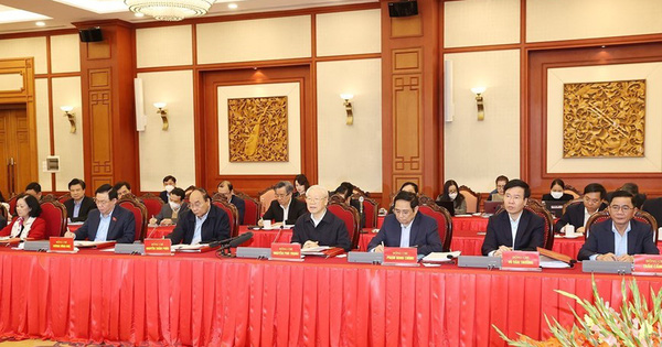 Bộ Chính trị thống nhất ban hành Nghị quyết phát triển Thủ đô Hà Nội Bộ Chính trị thống nhất ban hành Nghị quyết phát triển Thủ đô Hà Nội