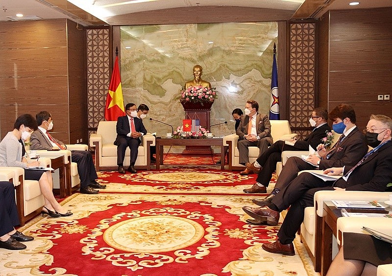 EVN - Đại sứ Hoa Kỳ tại Việt Nam bàn về việc phát triển điện mặt trời và xe điện EVN - Đại sứ Hoa Kỳ tại Việt Nam bàn về việc phát triển điện mặt trời và xe điện
