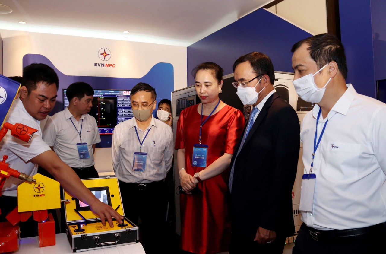 EVN nỗ lực tự động hóa ngành điện trong xu thế chuyển đổi số EVN nỗ lực tự động hóa ngành điện trong xu thế chuyển đổi số