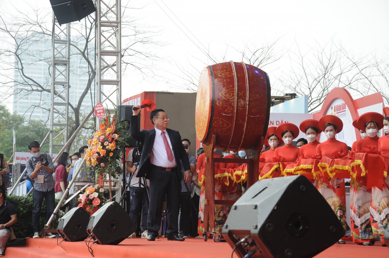 Khai mạc hội báo toàn quốc 2022: Báo chí Việt Nam đoàn kết, chuyên nghiệp, hiện đại và nhân văn Khai mạc hội báo toàn quốc 2022: Báo chí Việt Nam đoàn kết, chuyên nghiệp, hiện đại và nhân văn