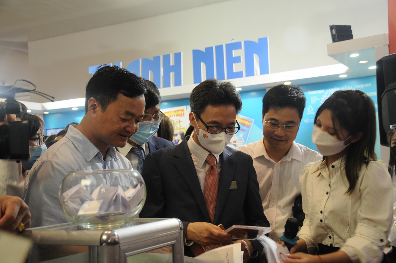 Khai mạc hội báo toàn quốc 2022: Báo chí Việt Nam đoàn kết, chuyên nghiệp, hiện đại và nhân văn Khai mạc hội báo toàn quốc 2022: Báo chí Việt Nam đoàn kết, chuyên nghiệp, hiện đại và nhân văn
