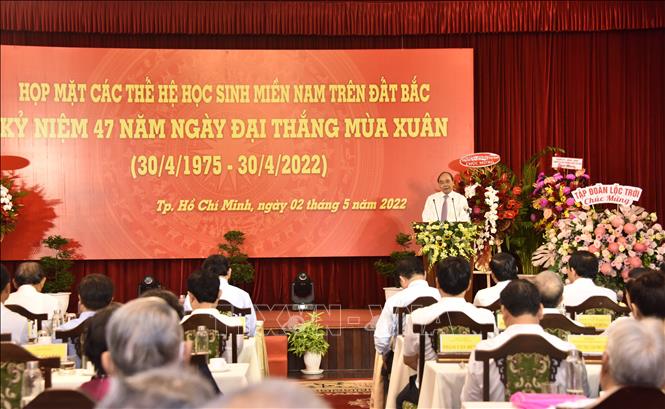 Chủ tịch nước Nguyễn Xuân Phúc gặp mặt Đoàn học sinh miền Nam trên đất Bắc Chú thích ảnh
