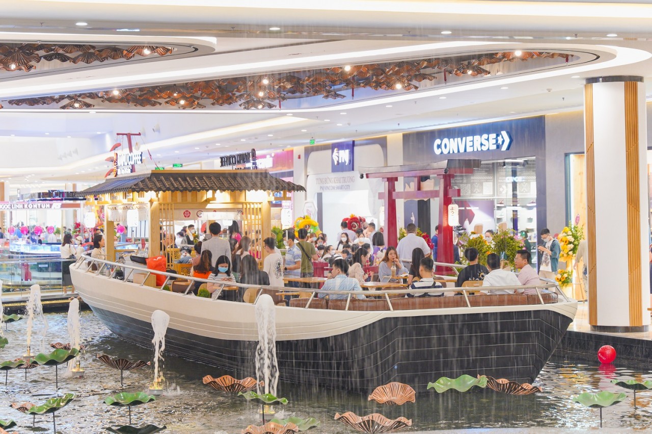 “Đột nhập” Vincom Mega Mall Smart City: “Chill” mọi nơi, chất chơi từng góc “Đột nhập” Vincom Mega Mall Smart City: “Chill” mọi nơi, chất chơi từng góc