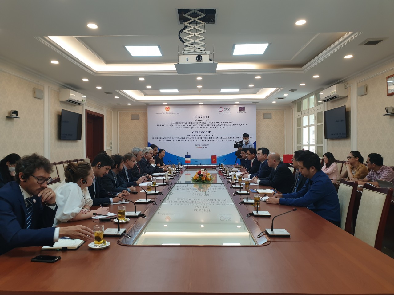 Bộ Xây dựng và AFD hợp tác tăng ‘sức đề kháng’ cho đô thị Việt Nam | Bất động sản | Vietnam+ (VietnamPlus) Bộ Xây dựng và AFD hợp tác tăng ‘sức đề kháng’ cho đô thị Việt Nam | Bất động sản | Vietnam+ (VietnamPlus)
