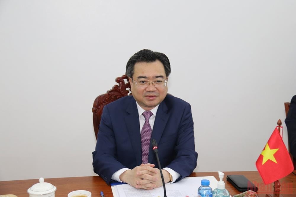 Bộ trưởng Xây dựng Nguyễn Thanh Nghị phát biểu trong buổi làm việc. Bộ trưởng Xây dựng Nguyễn Thanh Nghị phát biểu trong buổi làm việc.