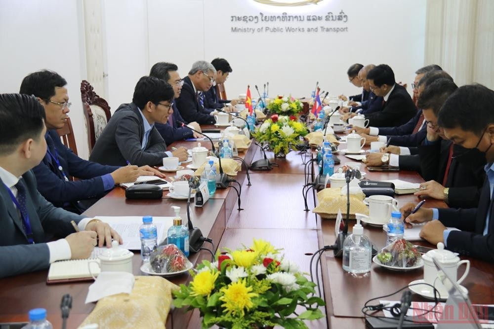 Cuộc làm việc giữa Bộ Xây dựng và Bộ Công chính và Vận tải Lào. Cuộc làm việc giữa Bộ Xây dựng và Bộ Công chính và Vận tải Lào.