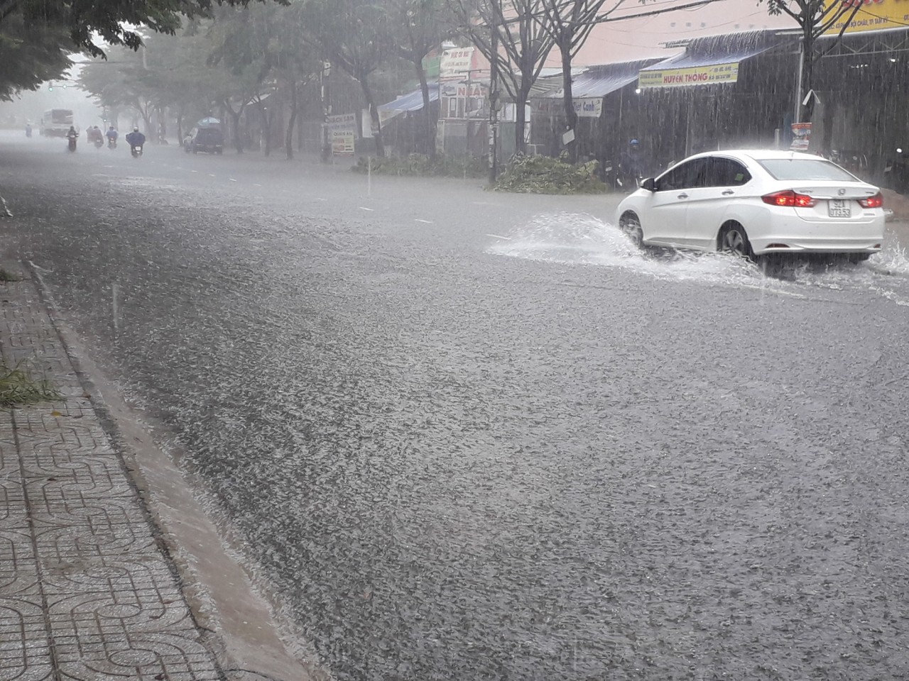 Chủ động ứng phó với mưa lớn, nguy cơ lũ quét và sạt lở đất Chủ động ứng phó với mưa lớn, nguy cơ lũ quét và sạt lở đất