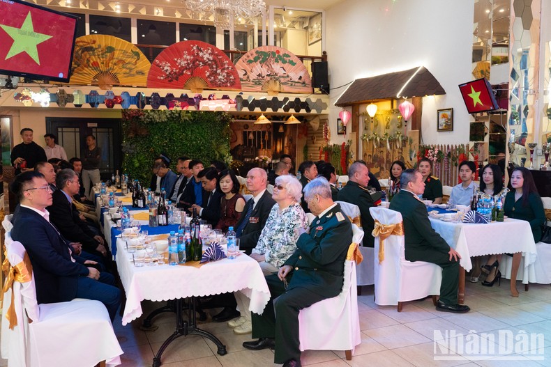 Cựu chiến binh Việt Nam tại Nga luôn hướng về Tổ quốc Cựu chiến binh Việt Nam tại Nga luôn hướng về Tổ quốc ảnh 3