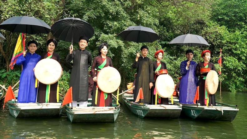 Hàng nghìn du khách tham dự Lễ hội Tràng An năm 2023 Lễ hội Tràng An thu hút hàng nghìn người dân tham dự ảnh 2
