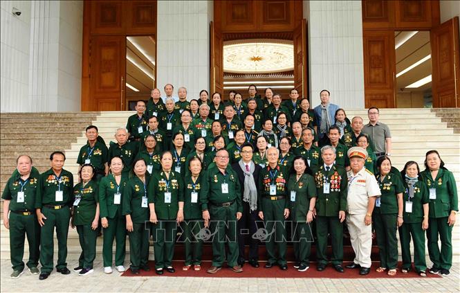 Phó Thủ tướng Vũ Đức Đam tiếp Ban Liên lạc Giao Vận Quảng Đà Chú thích ảnh