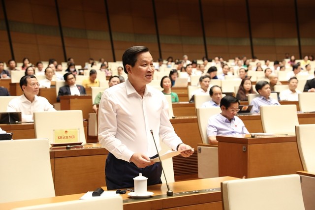 Phó Thủ tướng Lê Minh Khái giải trình về giá SGK, xăng dầu; thị trường chứng khoán, bất động sản Phó Thủ tướng Lê Minh Khái giải trình về giá SGK, xăng dầu; thị trường chứng khoán, bất động sản