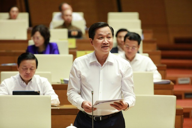 Phó Thủ tướng Lê Minh Khái giải trình về giá SGK, xăng dầu; thị trường chứng khoán, bất động sản Phó Thủ tướng Lê Minh Khái giải trình về giá SGK, xăng dầu; thị trường chứng khoán, bất động sản
