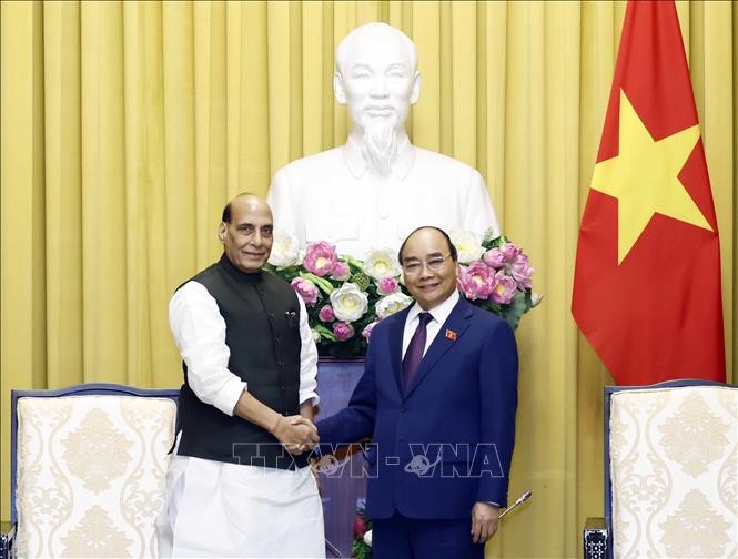 Chủ tịch nước Nguyễn Xuân Phúc tiếp Bộ trưởng Bộ Quốc phòng Ấn Độ Chủ tịch nước Nguyễn Xuân Phúc tiếp Bộ trưởng Bộ Quốc phòng Ấn Độ