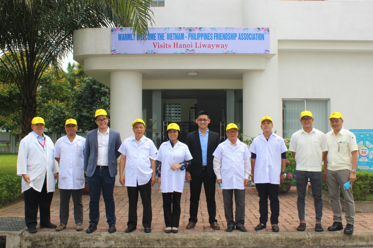 Lãnh đạo Hội Hữu nghị Việt Nam – Philippines tới thăm Công ty Liwayway Hà Nội Lãnh đạo Hội Hữu nghị Việt Nam – Philippines tới thăm Công ty Liwayway Hà Nội