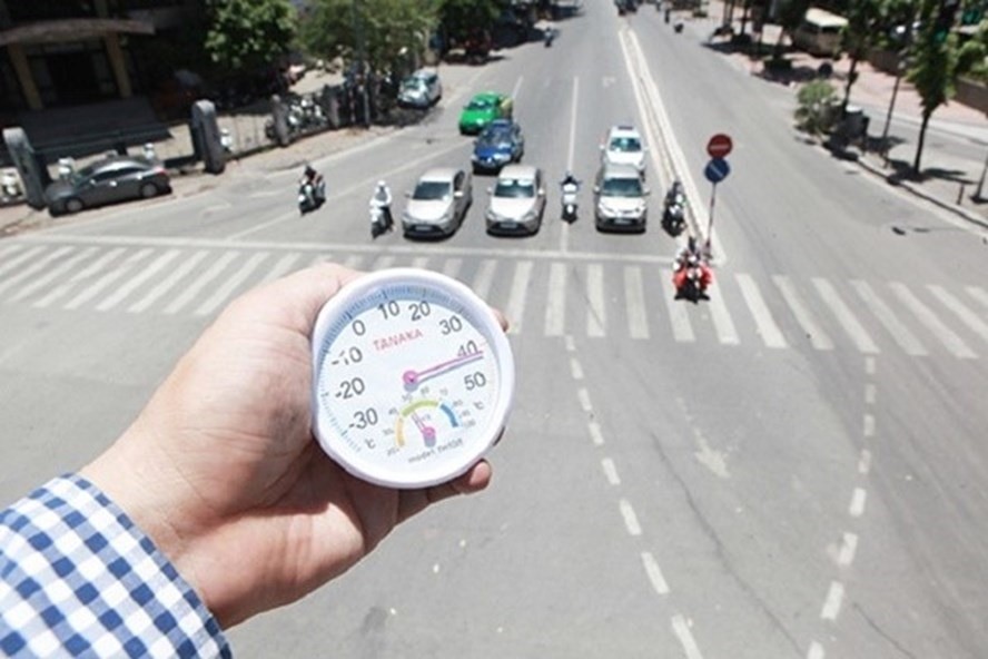 Hà Nội nắng nóng - Ảnh minh họa. Hà Nội nắng nóng - Ảnh minh họa.