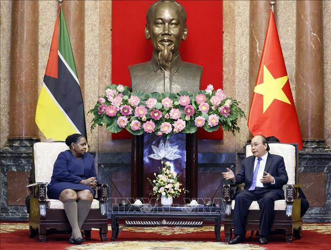 Chủ tịch nước Nguyễn Xuân Phúc tiếp Chủ tịch Quốc hội Mozambique Chú thích ảnh