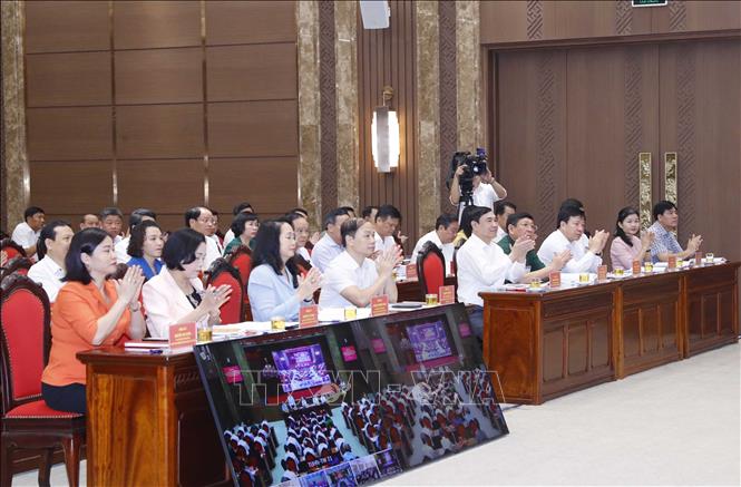 Triển khai thực hiện Nghị quyết của Bộ Chính trị về phát triển Thủ đô Hà Nội Chú thích ảnh