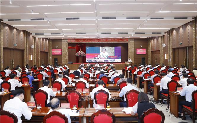 Triển khai thực hiện Nghị quyết của Bộ Chính trị về phát triển Thủ đô Hà Nội Chú thích ảnh