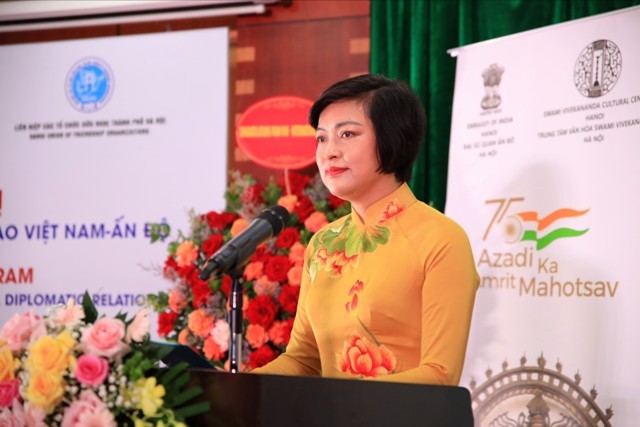 Giao lưu hữu nghị kỷ niệm 50 năm thiết lập quan hệ ngoại giao Việt Nam-Ấn Độ Giao lưu hữu nghị kỷ niệm 50 năm thiết lập quan hệ ngoại giao Việt Nam-Ấn Độ