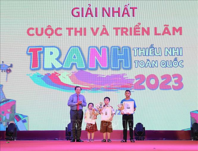 39 tác giả được trao giải tại Cuộc thi và triển lãm Tranh thiếu nhi toàn quốc năm 2023 39 tác giả được trao giải tại Cuộc thi và triển lãm Tranh thiếu nhi toàn quốc năm 2023