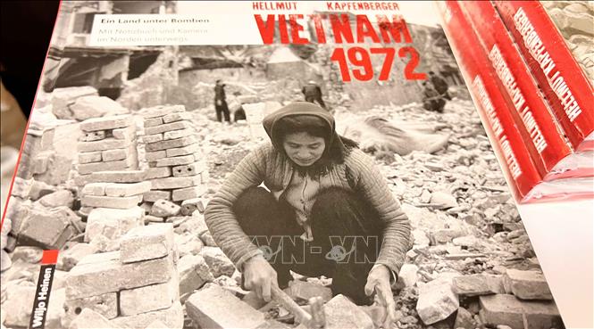 Nhà báo Đức ra cuốn sách mới về chiến tranh Việt Nam năm 1972 Chú thích ảnh