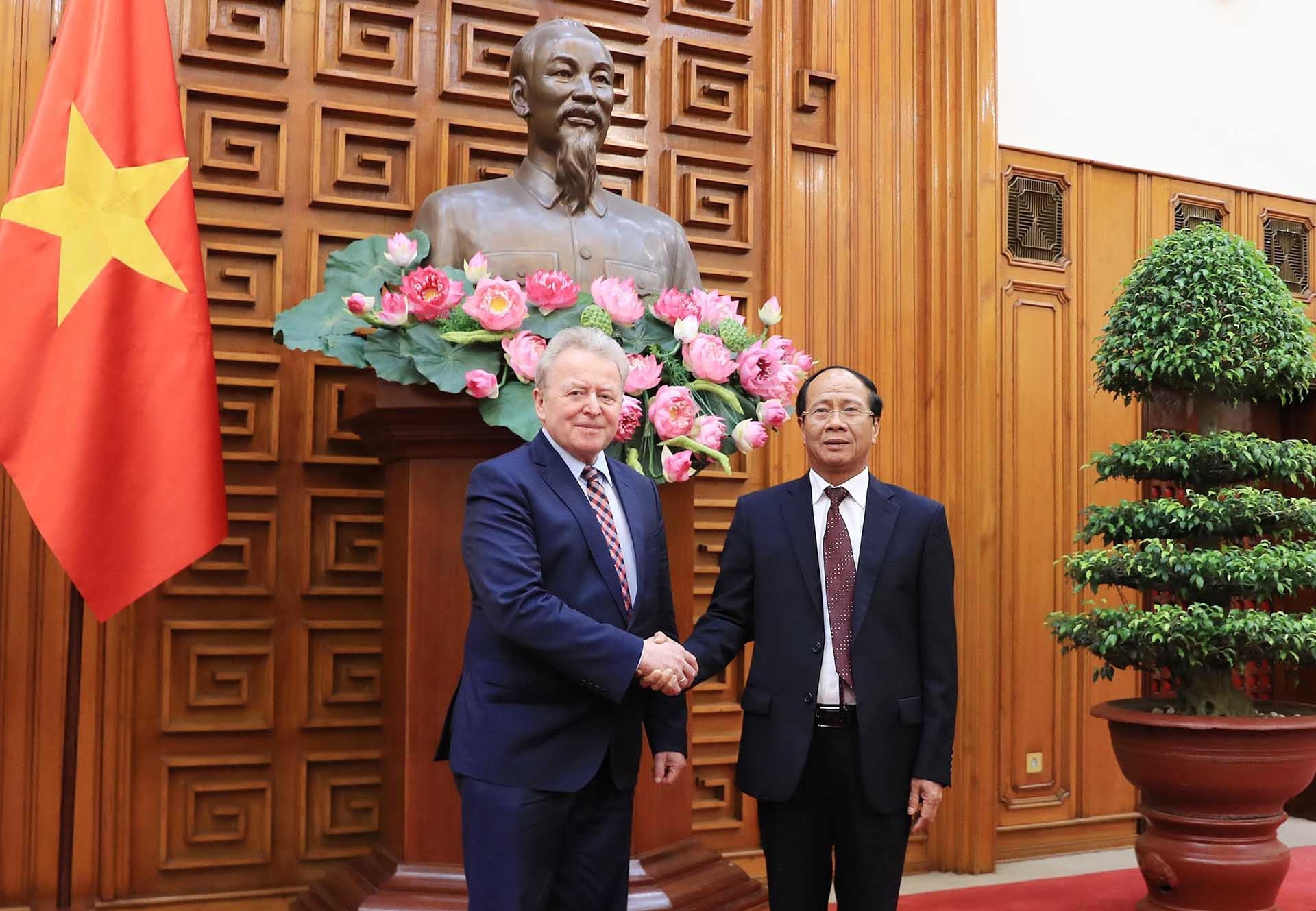 Phó Thủ tướng Lê Văn Thành tiếp ông Janusz Wojciechowski, Cao ủy Nông nghiệp EU. (Nguồn: TTXVN) Phó Thủ tướng Lê Văn Thành tiếp ông Janusz Wojciechowski, Cao ủy Nông nghiệp EU. (Nguồn: TTXVN)