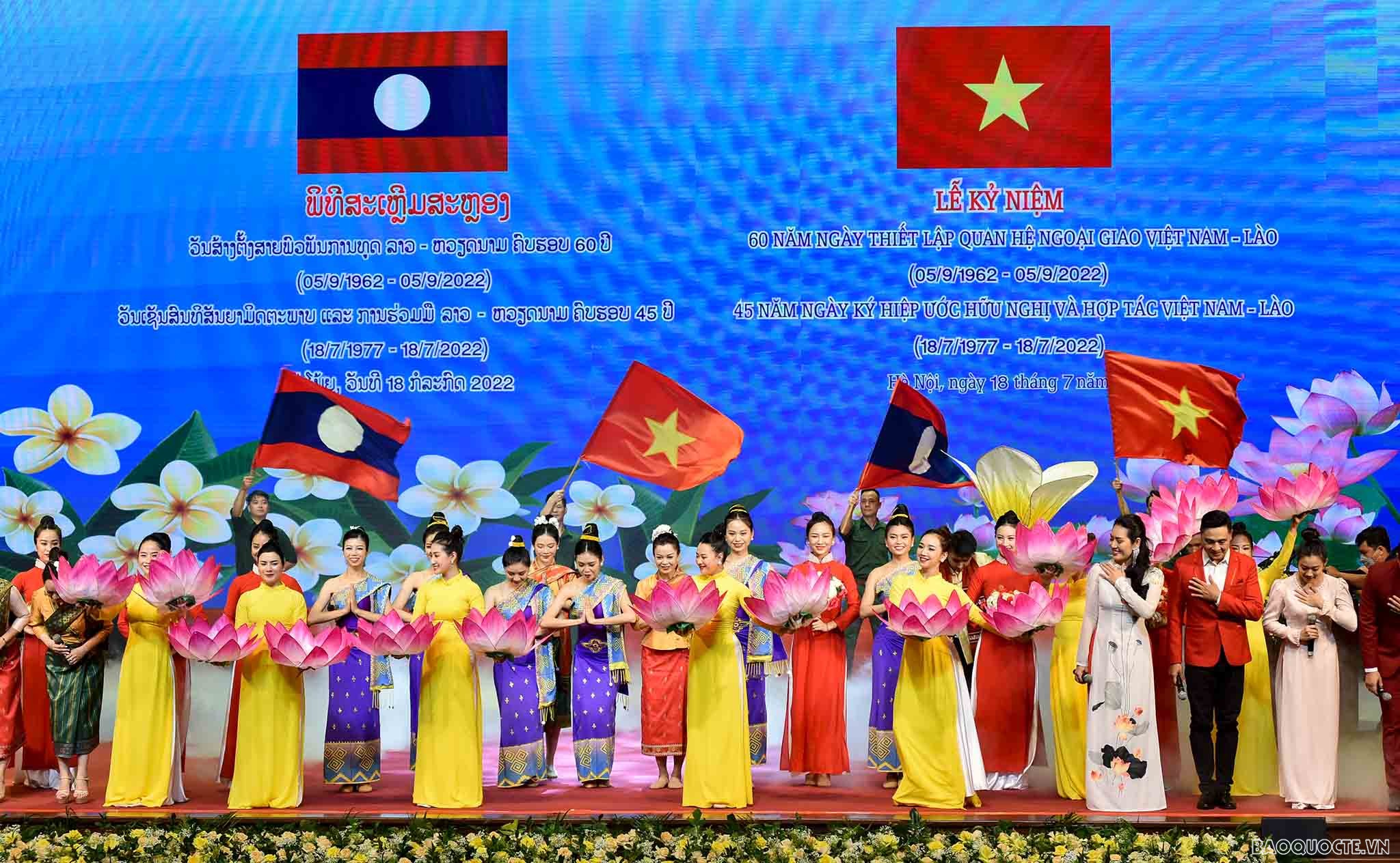 Tổng Bí thư: Việt Nam hợp tác, hỗ trợ Lào là giúp mình, xem đây là nhiệm vụ chiến lược
