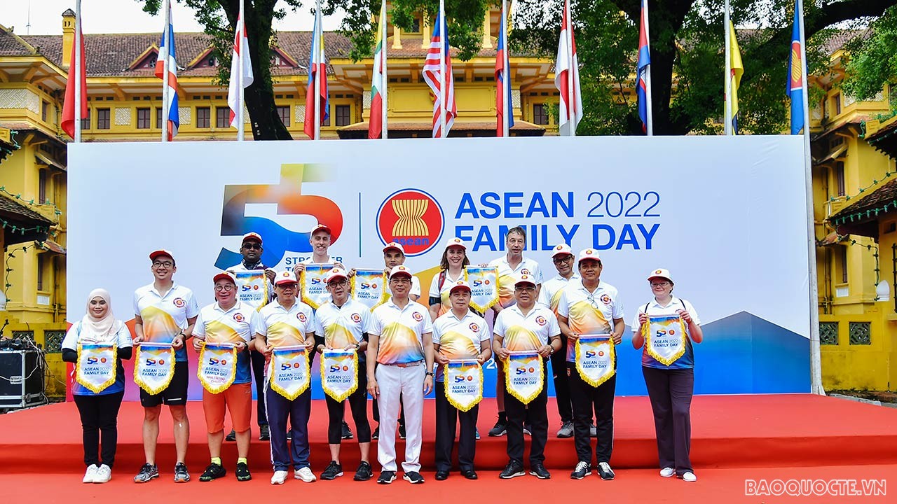 ASEAN Family Day 2022: Nơi kết nối đồng nghiệp, bạn bè, gia đình trong Cộng đồng ASEAN và đối tác tại Hà Nội ASEAN Family Day 2022: Nơi kết nối đồng nghiệp, bạn bè, gia đình trong Cộng đồng ASEAN và đối tác tại Hà Nội