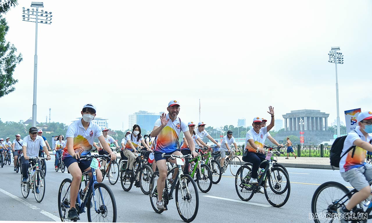 ASEAN Family Day 2022: Nơi kết nối đồng nghiệp, bạn bè, gia đình trong Cộng đồng ASEAN và đối tác tại Hà Nội ASEAN Family Day 2022: Nơi kết nối đồng nghiệp, bạn bè, gia đình trong Cộng đồng ASEAN và đối tác tại Hà Nội